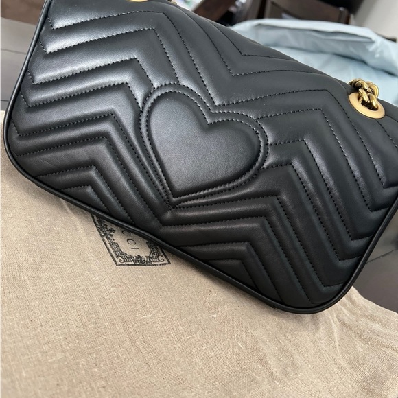 Gucci bag GG MARMONT SMALL SHOULDER BAG purse Black calfskin leather - Picture 4 of 12